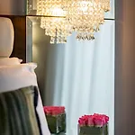 Zuni Restaurant & Boutique 3*