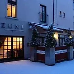 Zuni Restaurant & Boutique 3*