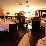 Zuni Restaurant & Boutique 호텔 3*