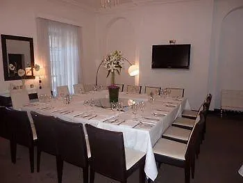 Zuni Restaurant & Boutique ホテル 3*