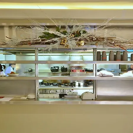 Hotel Zuni Restaurant & Boutique