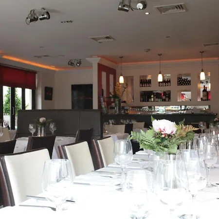 Zuni Restaurant & Boutique 3*