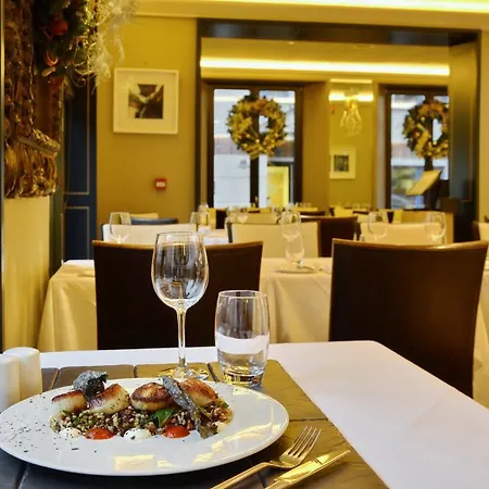 Hotel Zuni Restaurant & Boutique