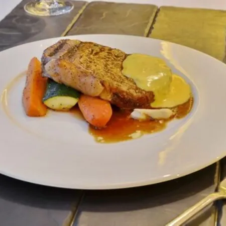 Zuni Restaurant & Boutique Hotel