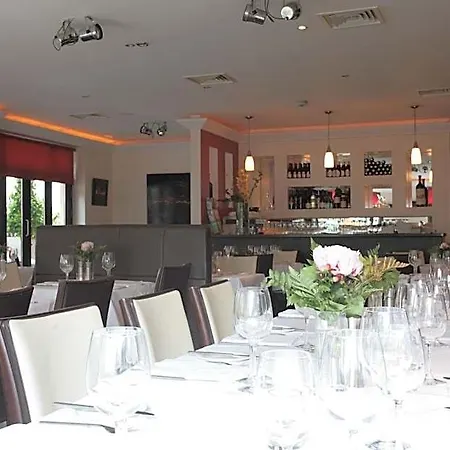 Zuni Restaurant & Boutique