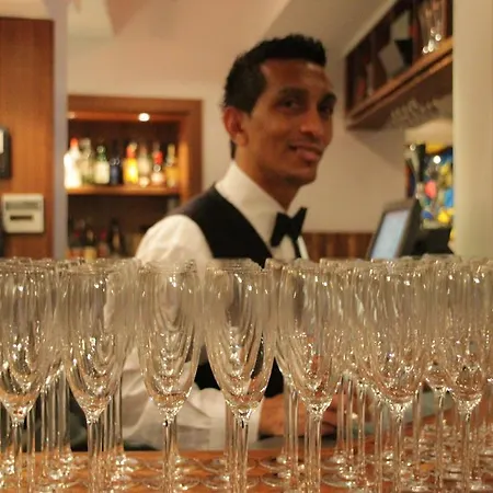 ホテル Zuni Restaurant & Boutique 3*