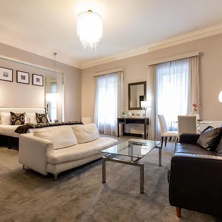 Zuni Restaurant & Boutique 3*