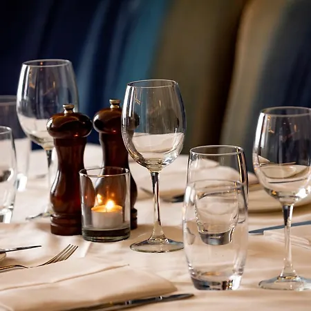 ホテル Zuni Restaurant & Boutique