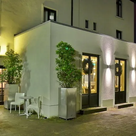 ホテル Zuni Restaurant & Boutique 3*