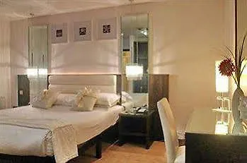 ホテル Zuni Restaurant & Boutique