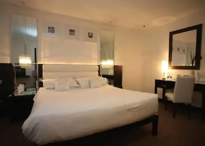 Zuni Restaurant & Boutique Szálloda