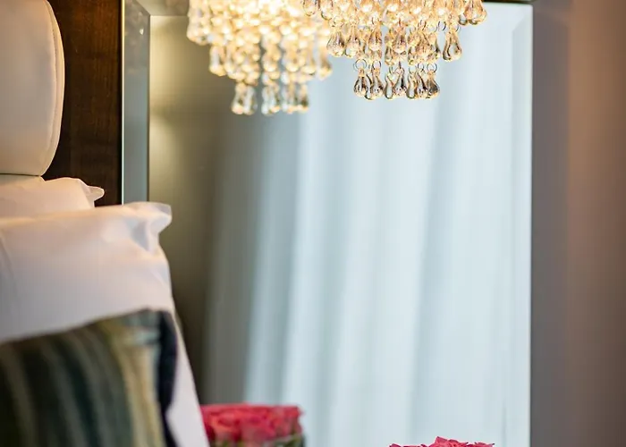 Zuni Restaurant & Boutique 3*