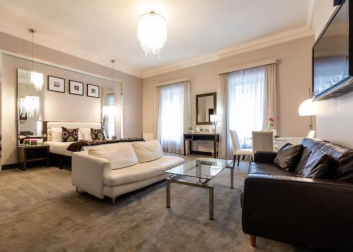 Zuni Restaurant & Boutique 3*