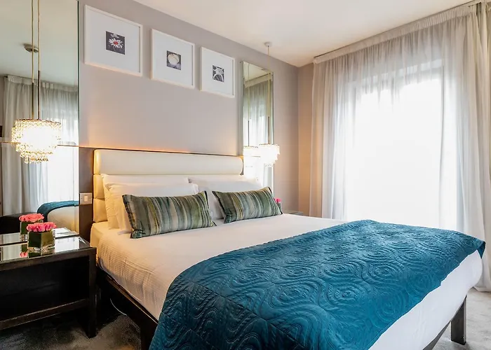 Zuni Restaurant & Boutique